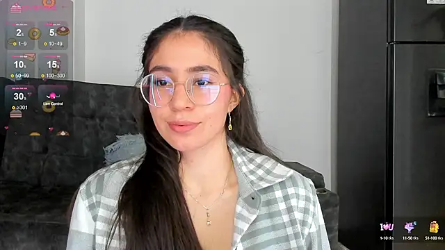 emmadiaz1 online show from December 2024 03:12:01 AM