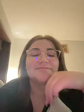 Leya  Droit online show from February 2025 01:55:02 AM