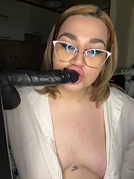 Leya  Droit online show from February 2025 03:47:01 PM