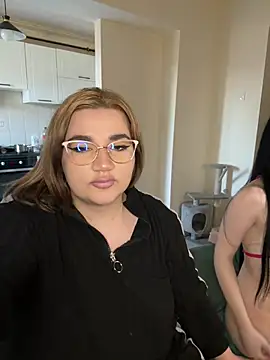 Leya  Droit online show from March 2025 03:35:01 PM