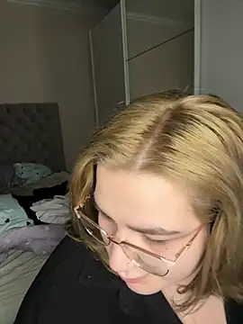 Leya  Droit online show from March 2025 05:39:01 PM