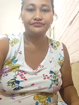 Snapshot of Sweetchuby1995 chatting on April 2026 01:42:02 PM Sweetchuby1995 online show from April 2026 01:42:02 PM