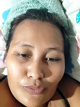 Snapshot of Sweetchuby1995 chatting on May 2026 03:28:01 PM Sweetchuby1995 online show from May 2026 03:28:01 PM