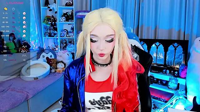 Snapshot of _Sparkland_ chatting on March 2026 07:41:01 PM Sparkland online show from March 2026 07:41:01 PM