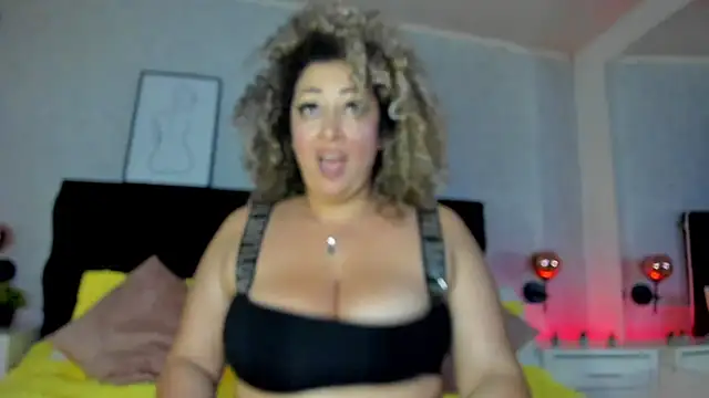 Katti Barrera online show from March 2025 08:19:01 PM