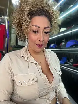 Snapshot of Katti_Barrera chatting on July 2026 06:54:02 PM Katti Barrera online show from July 2026 06:54:02 PM