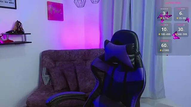 Snapshot of Emmi_Cam chatting on March 2026 01:03:01 PM Emmi Cam online show from March 2026 01:03:01 PM