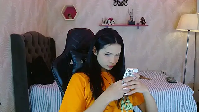 andy bell x online show from October 2025 06:03:02 AM