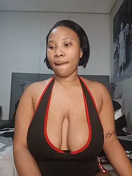 Snapshot of DrippinCaramelCutie chatting on June 2026 12:35:02 AM DrippinCaramelCutie online show from June 2026 12:35:02 AM
