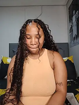 Snapshot of DrippinCaramelCutie chatting on July 2026 08:00:02 PM DrippinCaramelCutie online show from July 2026 08:00:02 PM