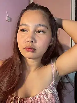 Snapshot of ursweet_babygirl chatting on April 2026 05:21:01 PM ursweet babygirl online show from April 2026 05:21:01 PM