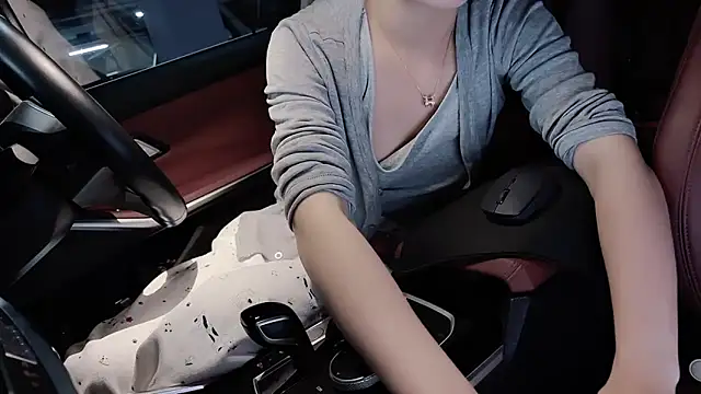 Snapshot of newwell chatting on April 2026 11:10:01 PM newwell online show from April 2026 11:10:01 PM