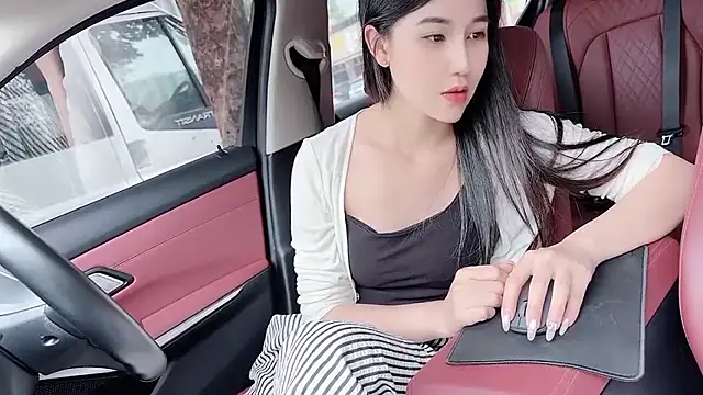 Snapshot of newwell chatting on April 2026 03:46:01 AM newwell online show from April 2026 03:46:01 AM