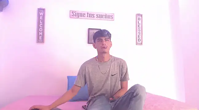 harrytomson 1 online show from December 2024 02:27:01 PM