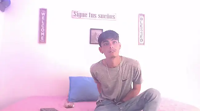 harrytomson 1 online show from December 2024 05:31:01 PM