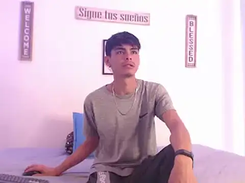 harrytomson 1 online show from December 2024 07:14:01 PM