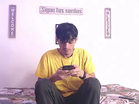 harrytomson 1 online show from January 2025 03:50:01 PM