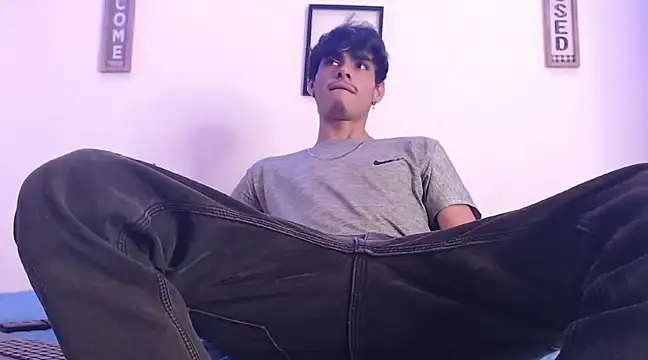 harrytomson 1 online show from March 2025 07:21:02 AM