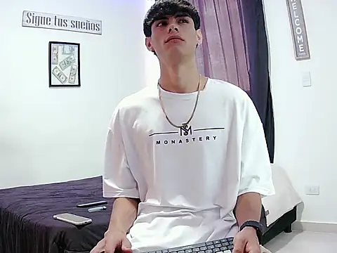 harrytomson 1 online show from November 2025 06:35:01 PM