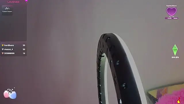 littlevixen18 online show from December 2024 10:43:02 PM