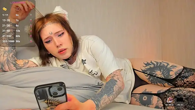 Snapshot of Spliti_moon chatting on April 2026 01:36:02 PM Spliti moon online show from April 2026 01:36:02 PM