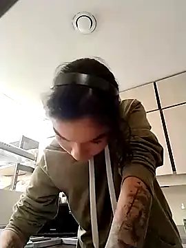 scarlet castro online show from November 2025 03:55:02 PM