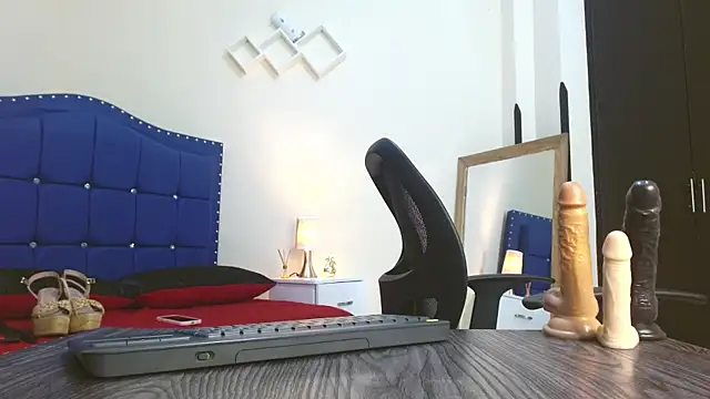 Snapshot of Daniela_Saenz_ chatting on January 2025 04:00:02 PM Daniela Saenz online show from January 2025 04:00:02 PM