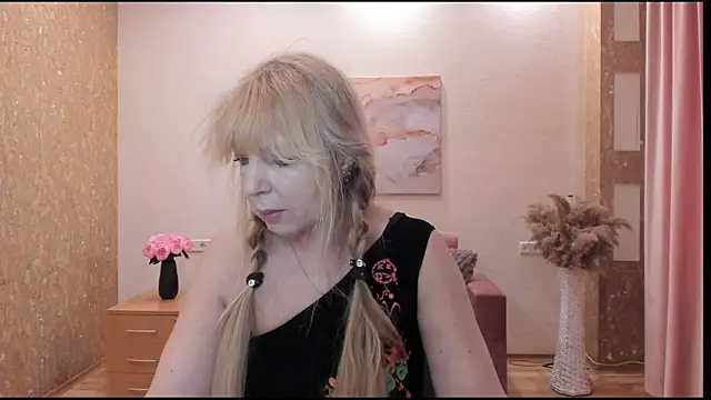 Snapshot of Anna_Diax chatting on April 2026 11:41:02 AM Anna Diax online show from April 2026 11:41:02 AM