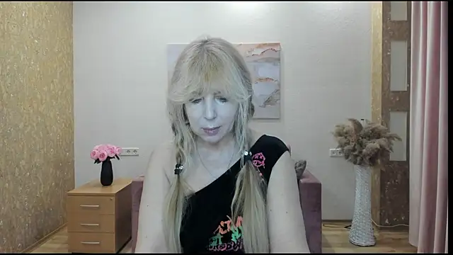 Snapshot of Anna_Diax chatting on April 2026 12:13:01 PM Anna Diax online show from April 2026 12:13:01 PM