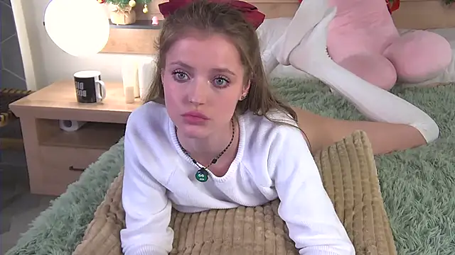 Snapshot of AshleyDouglas chatting on December 2024 04:36:01 PM AshleyDouglas online show from December 2024 04:36:01 PM