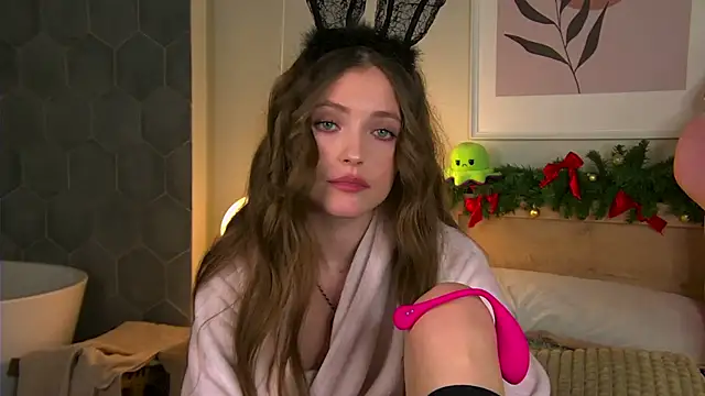 Snapshot of AshleyDouglas chatting on December 2024 11:15:02 AM AshleyDouglas online show from December 2024 11:15:02 AM