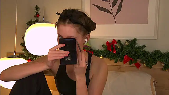 Snapshot of AshleyDouglas chatting on January 2025 03:42:02 AM AshleyDouglas online show from January 2025 03:42:02 AM