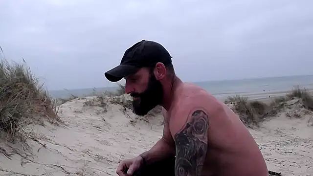 Snapshot of AnodicDemotic chatting on October 2025 09:30:01 AM AnodicDemotic online show from October 2025 09:30:01 AM