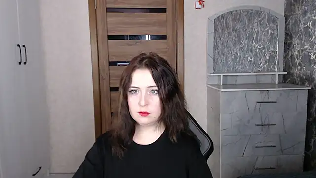 Kristy-Max online show from November 2025 09:14:01 PM