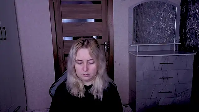 Kristy-Max online show from April 2026 08:48:01 PM