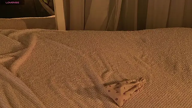 Snapshot of SunnyRisha chatting on December 2025 05:13:01 AM SunnyRisha online show from December 2025 05:13:01 AM