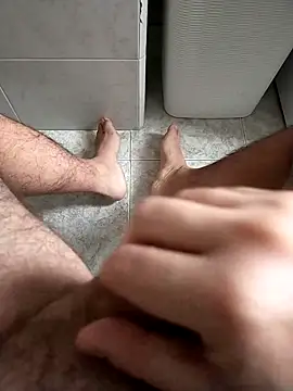 Snapshot of user_662 chatting on December 2025 10:53:01 AM user 662 online show from December 2025 10:53:01 AM