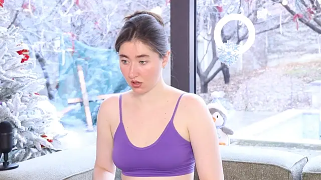 Snapshot of GentleSparkMay chatting on December 2024 09:20:02 AM GentleSparkMay online show from December 2024 09:20:02 AM