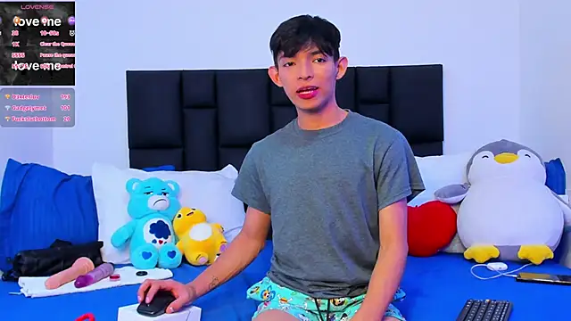 Tonny twink  online show from March 2025 02:34:01 PM