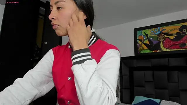 tatiana valencia online show from February 2025 01:03:02 PM