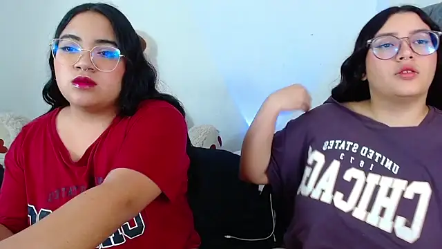 Snapshot of maddie-and-chelsea- chatting on January 2025 02:18:01 AM maddie-and-chelsea- online show from January 2025 02:18:01 AM