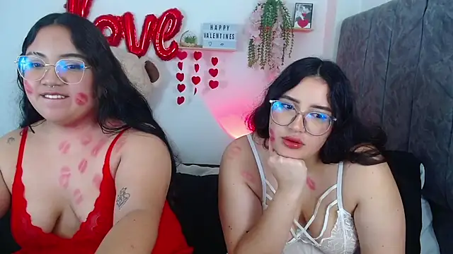 Snapshot of maddie-and-chelsea- chatting on February 2025 11:17:02 AM maddie-and-chelsea- online show from February 2025 11:17:02 AM