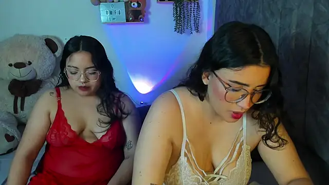 maddie-and-chelsea- online show from November 2025 10:31:01 AM