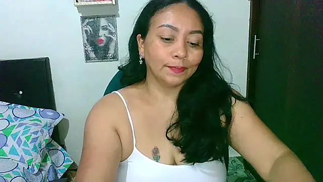 Snapshot of zaray_bella chatting on April 2026 09:31:02 PM zaray bella online show from April 2026 09:31:02 PM
