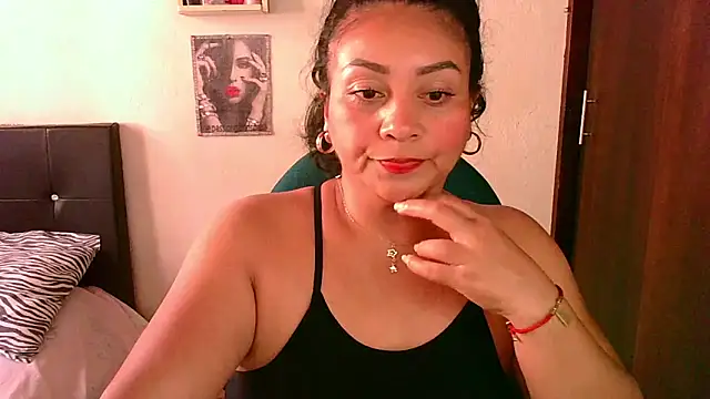 Snapshot of zaray_bella chatting on May 2026 09:09:01 PM zaray bella online show from May 2026 09:09:01 PM