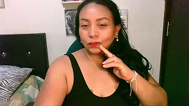 Snapshot of zaray_bella chatting on May 2026 09:32:01 PM zaray bella online show from May 2026 09:32:01 PM