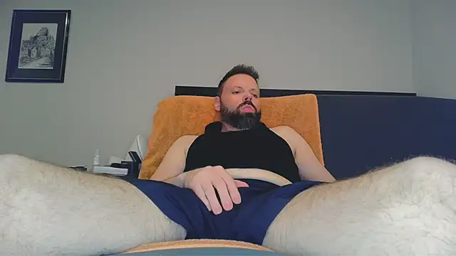 Snapshot of ExposureMakesMeHard chatting on May 2026 01:14:02 AM ExposureMakesMeHard online show from May 2026 01:14:02 AM