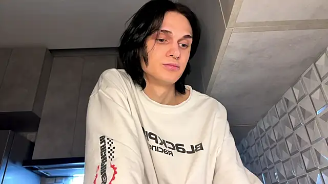 CHERLYBAY online show from February 2026 04:22:02 PM