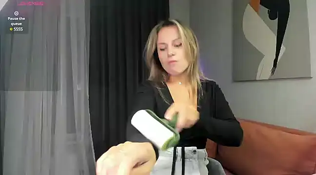 Snapshot of _cometoseeme_ chatting on December 2024 04:50:01 PM cometoseeme online show from December 2024 04:50:01 PM