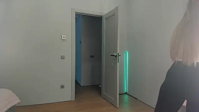 Snapshot of _cometoseeme_ chatting on October 2025 02:16:02 PM cometoseeme online show from October 2025 02:16:02 PM